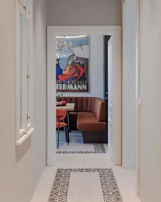 Viennese Jewel I 120 M² I Quiet Area Daire 0*, Viyana